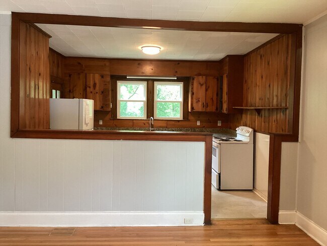 Building Photo - Nice Two Bedroom Two Bath Home