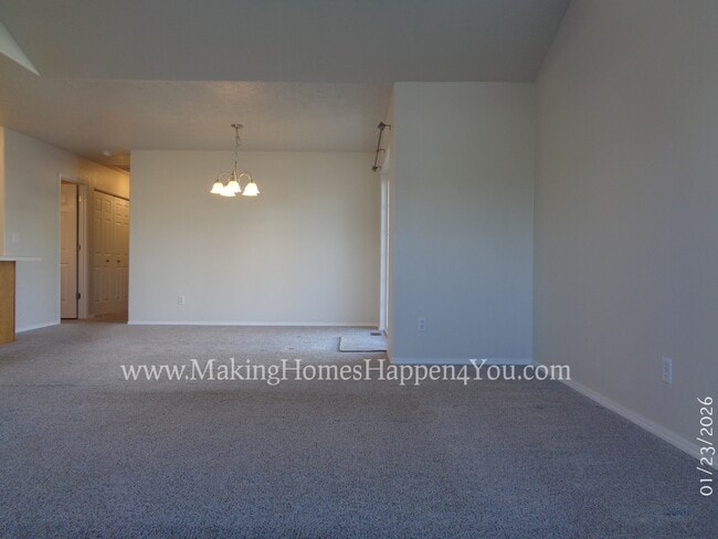 Building Photo - 7475 Parkplace Dr NE