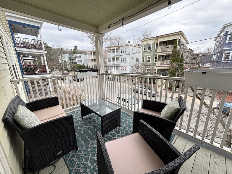 Building Photo - 94-96-96 Rossmore Rd