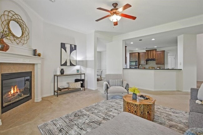 Building Photo - Red Oaks Subdivision / 5 bedrooms, 4 bathr...