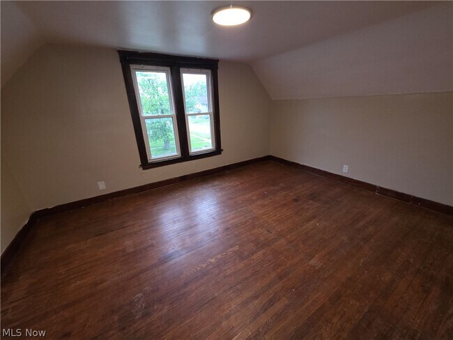 Building Photo - 2805 Lexington Ave