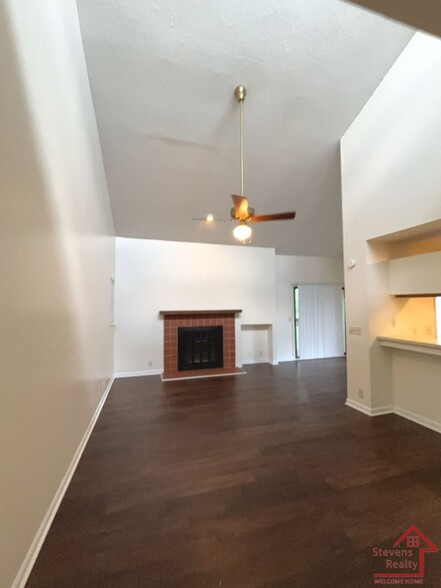Building Photo - 430 Oriole Dr
