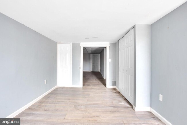 Building Photo - 2212 W Fayette St