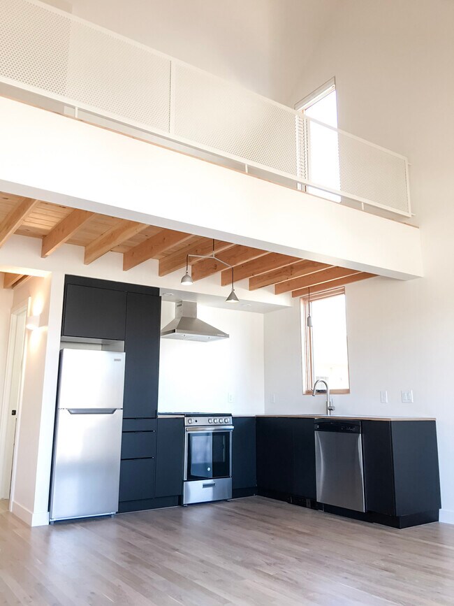 Building Photo - 926 Cleveland St.