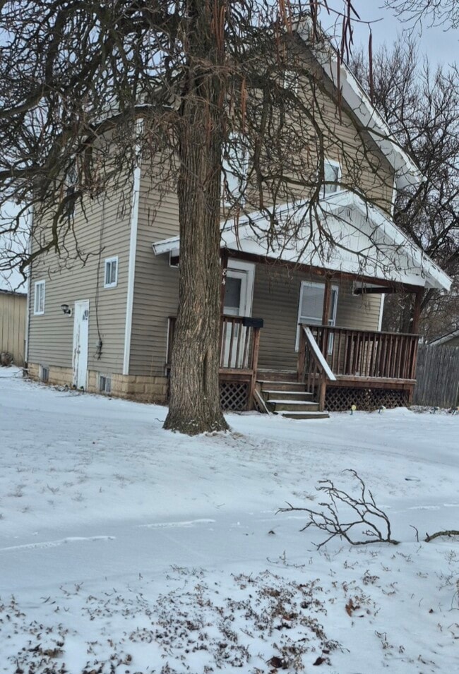 Building Photo - 84 Stout St