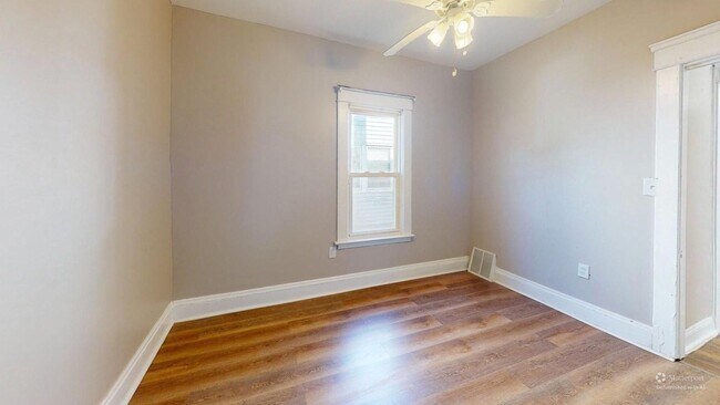 Building Photo - 2818 E 119th St