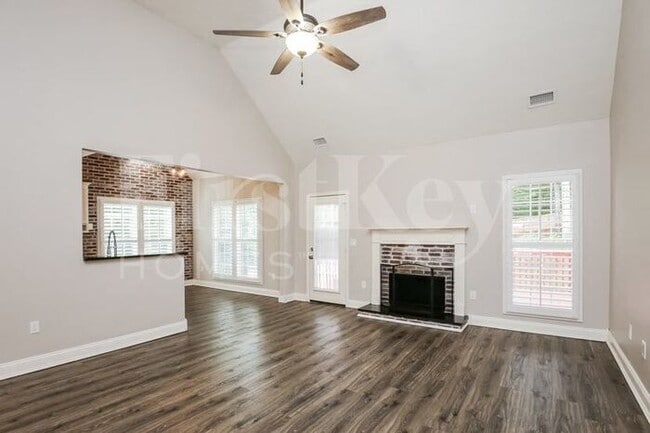 Building Photo - 77 Cypress Dr