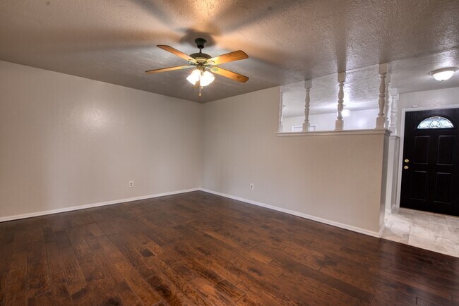 Building Photo - 301 Ellison St