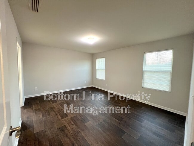 Building Photo - 636 Newfound Hollow Dr