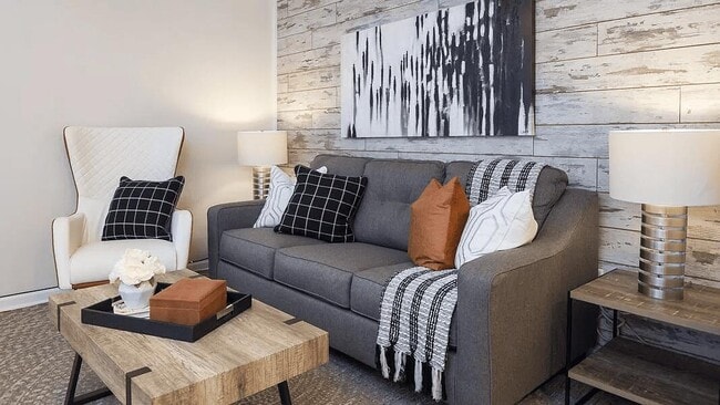 Building Photo - 251 Meeting St