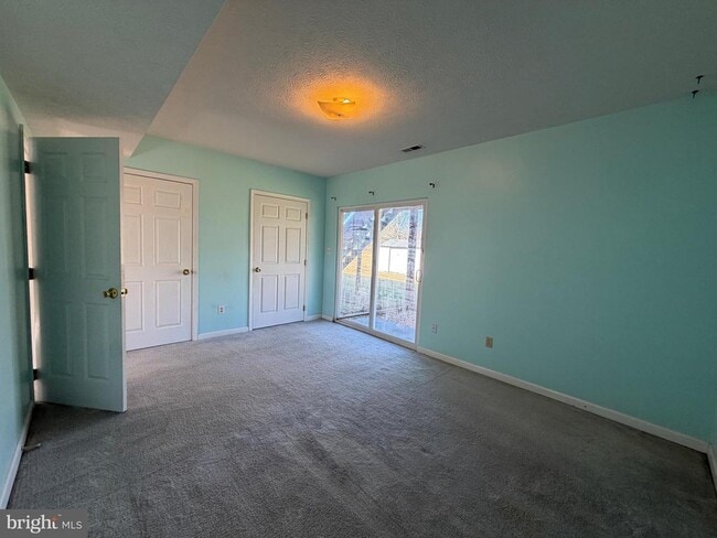 Building Photo - 104 New Kent Ct