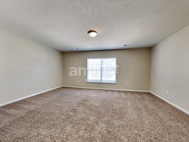 Building Photo - 1067 Briar Rose Ln