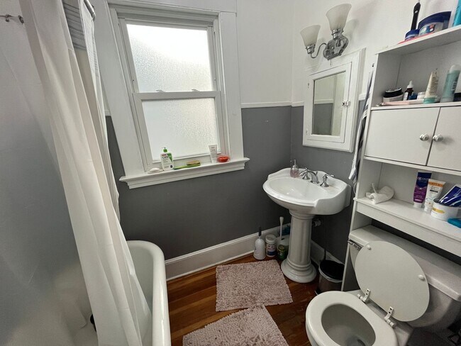 Building Photo - [In-Unit Laundry; Garden] Townhouse-Style Living, with Historical Details & Parking!