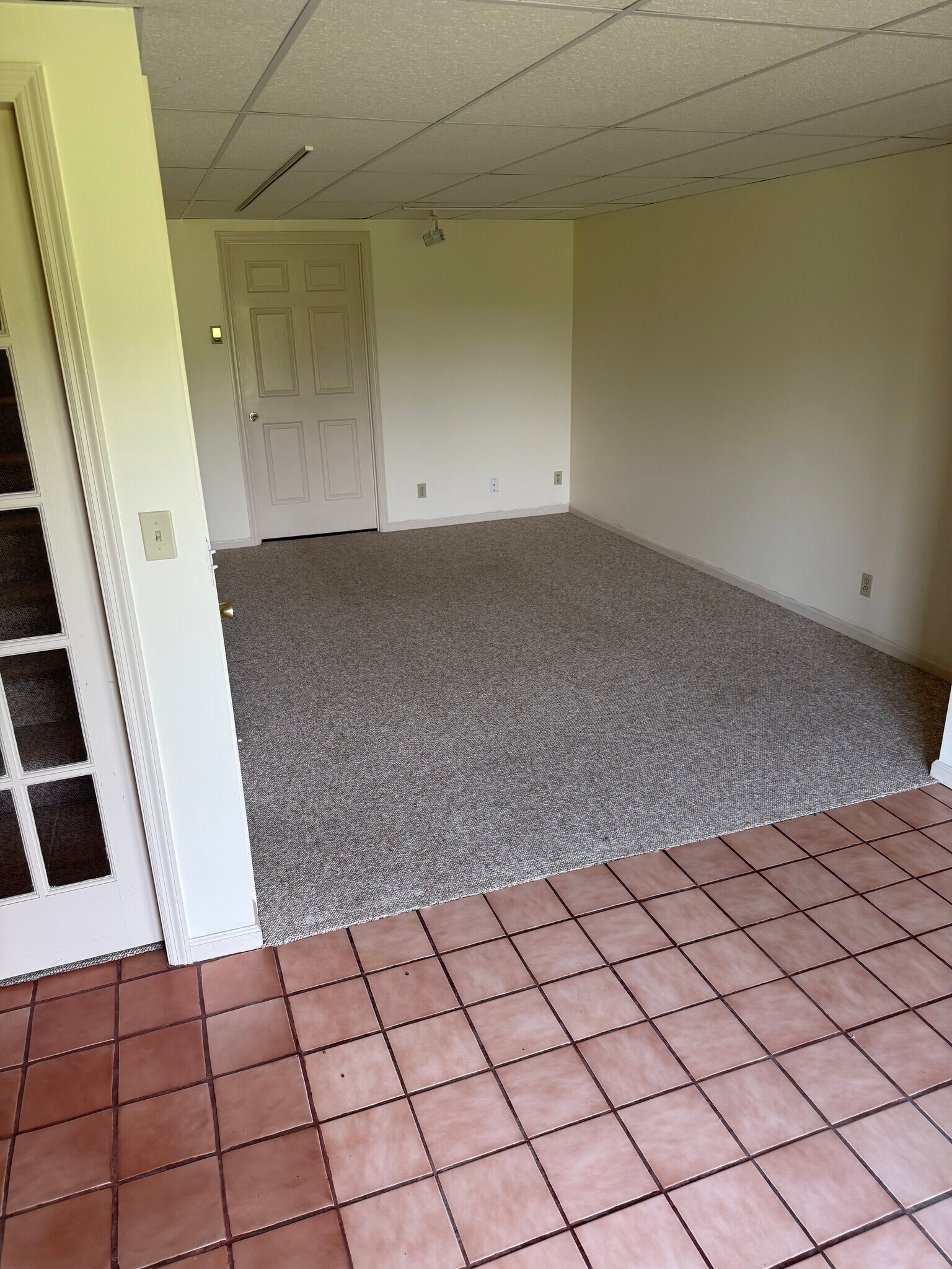 Building Photo - 243 Eastview Cir