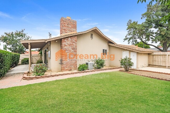 Building Photo - 5971 Sunland Pl