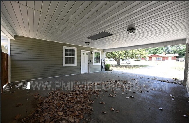 Building Photo - 267 Barbara Dr