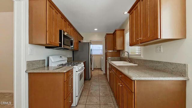 Building Photo - 3250 Las Lunas St