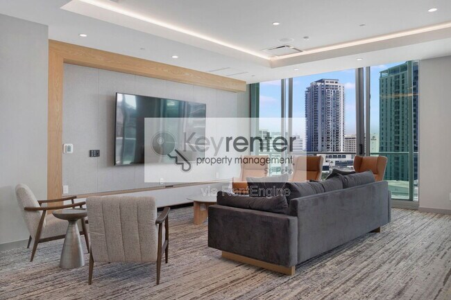 Building Photo - 400 Central Ave