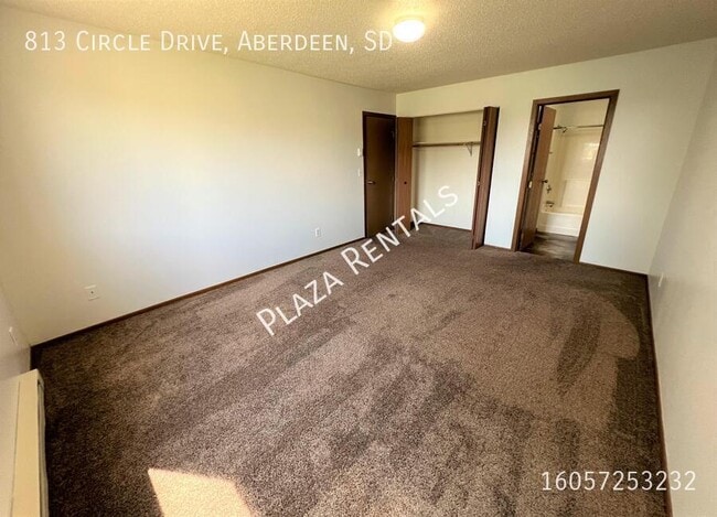 Building Photo - 307 11th Ave NW