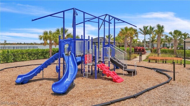 Building Photo - 374 Spg Hl Lk Lp