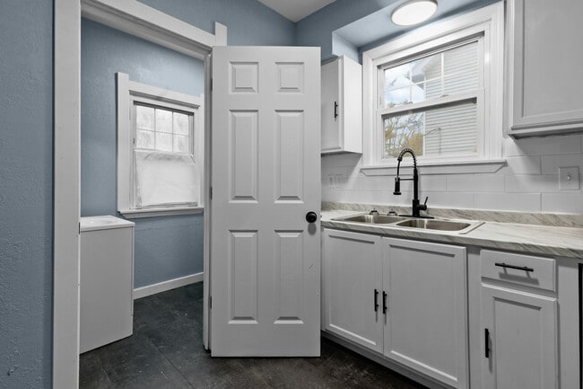 Building Photo - 4123 Packard Rd