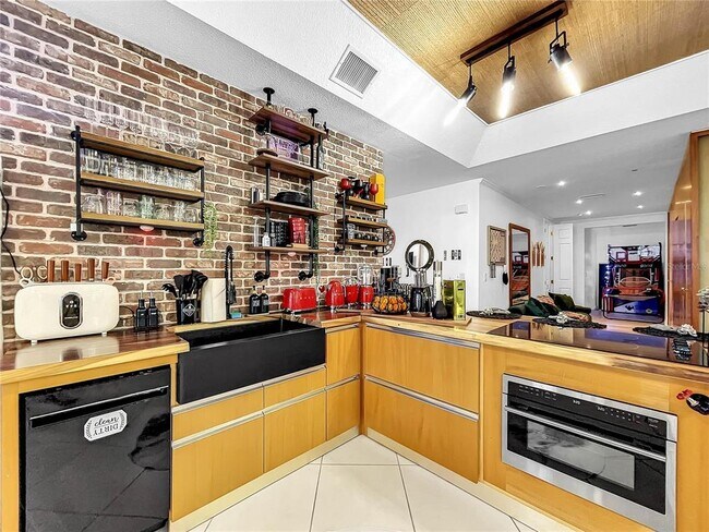 Building Photo - 3608 54th Dr W