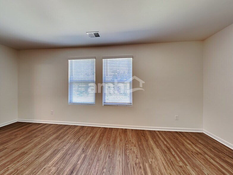 Building Photo - 168 Orion Way