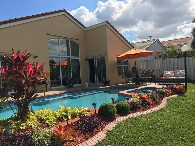 Building Photo - 160 NW 166th Ave