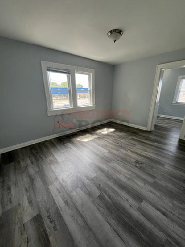 Building Photo - 15 1/2 Rimbach St. Apt.3/ 2 West