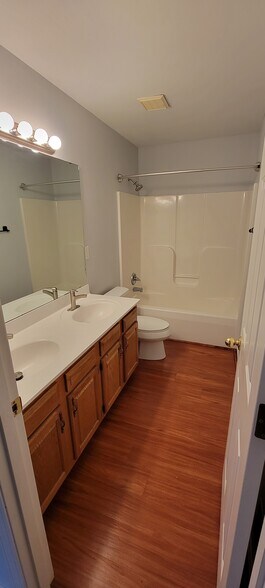 Building Photo - 13606 Saddlecreek Dr