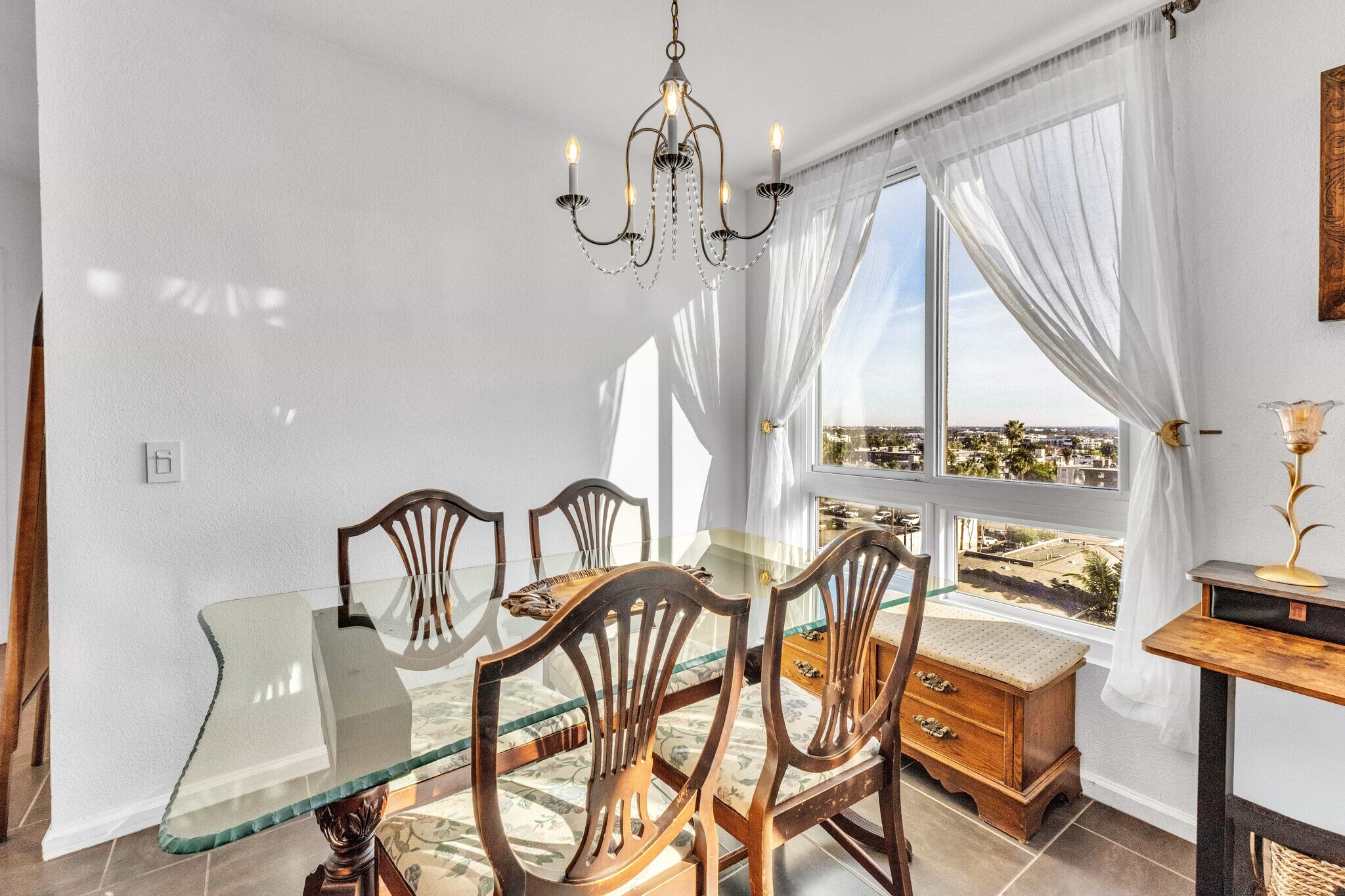 Building Photo - 7320 Hawthorn Ave