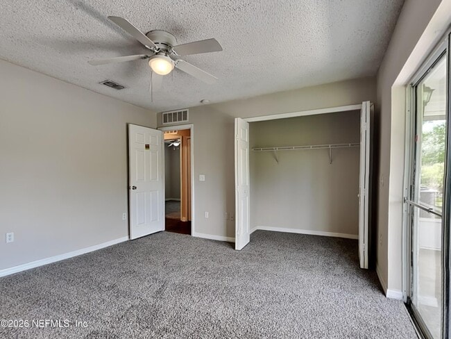 Building Photo - 6637 Gentle Oaks Dr E