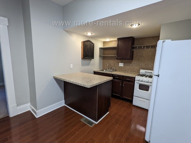 Building Photo - 802 Ebner St