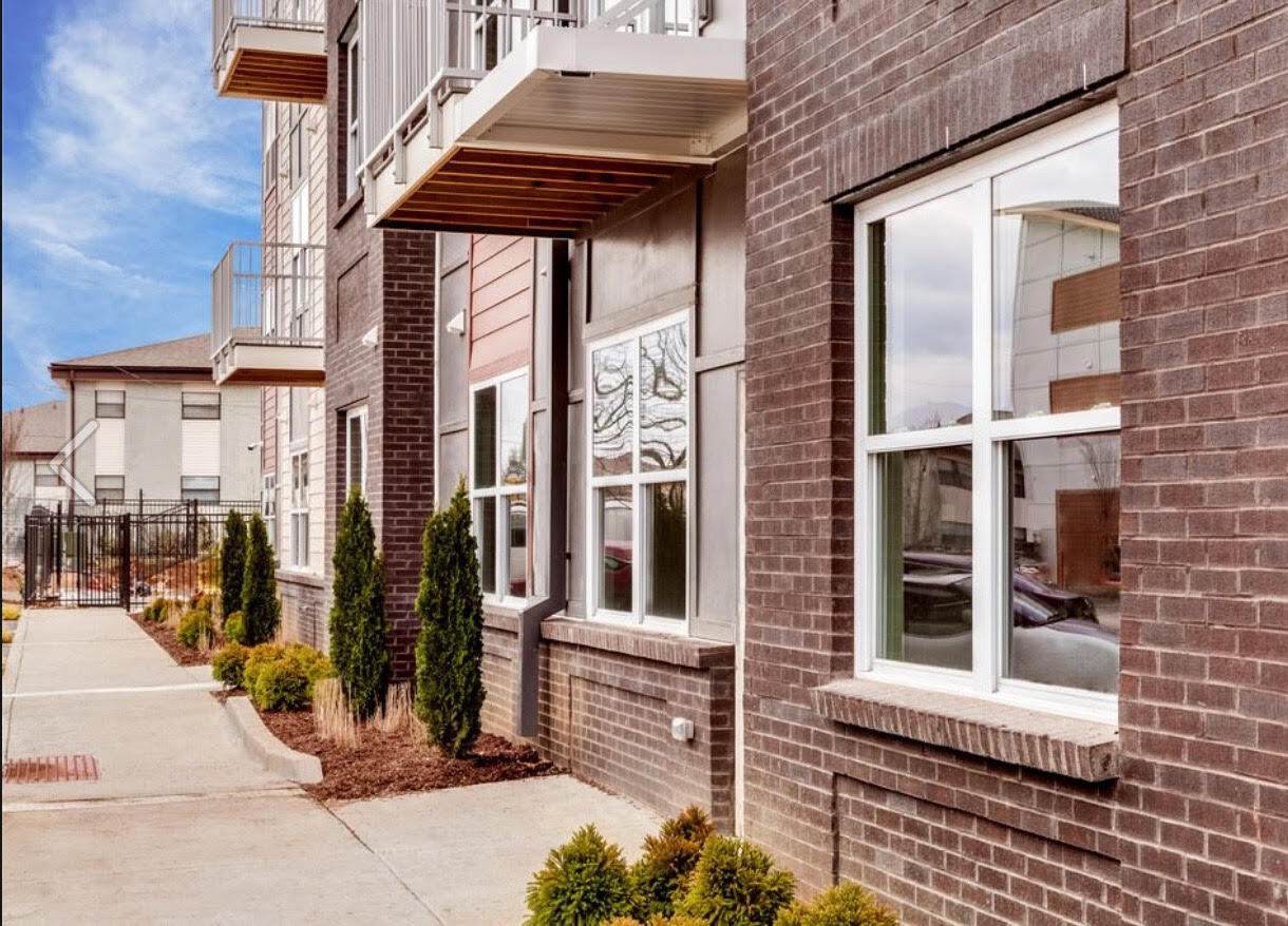 Solo East exterior - 1118 Litton Avenue