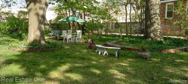 Building Photo - 400 Stratford Rd