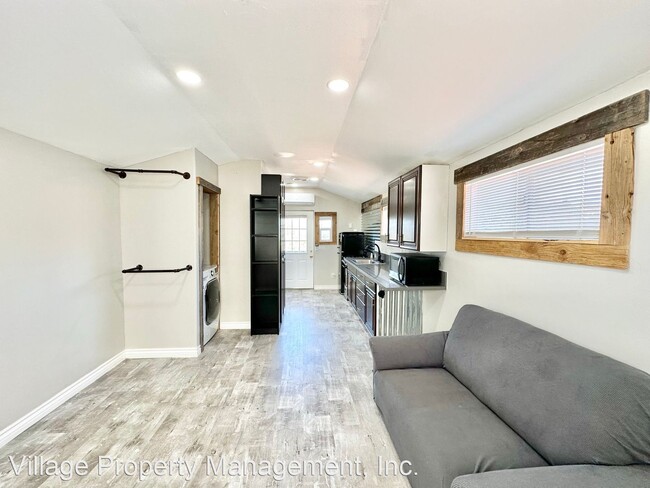 Building Photo - Studio, 1 bath House - 1092 Tanya Lane, Un...