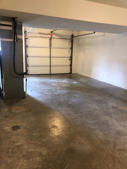 Building Photo - 1718 W Sunstone Dr