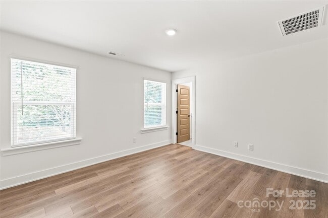 Building Photo - 2019 Wilson Ave