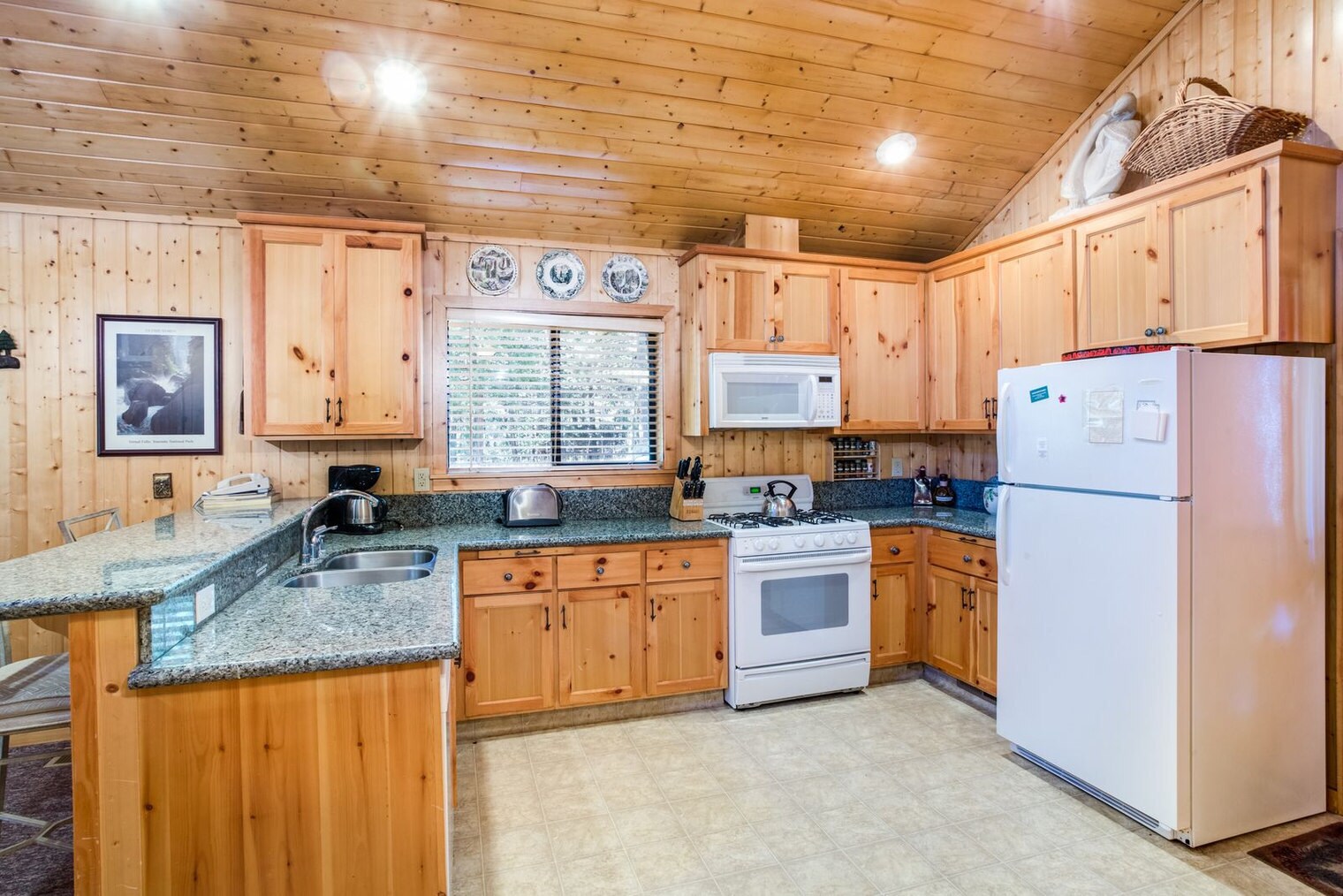 Building Photo - 2580 Yosemite Pines Ln