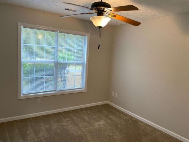 Building Photo - 4343 Grey Park Dr NE