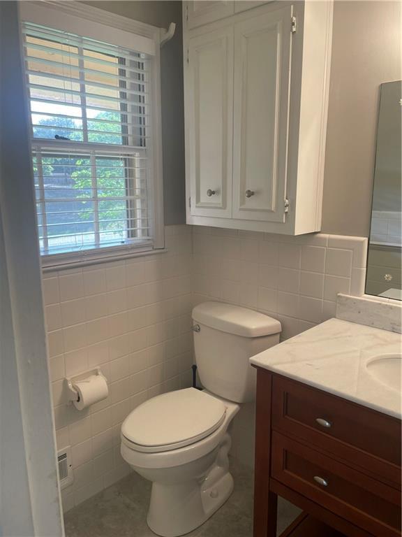 Building Photo - 5416 N Richland Creek Rd