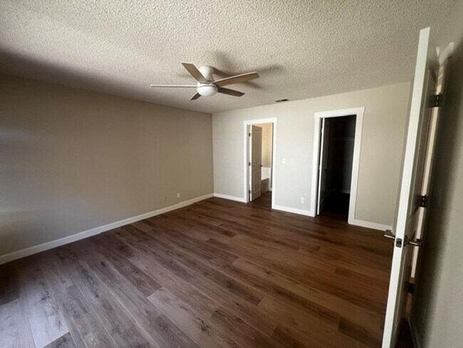 Building Photo - 133 Shadow Mountain Dr