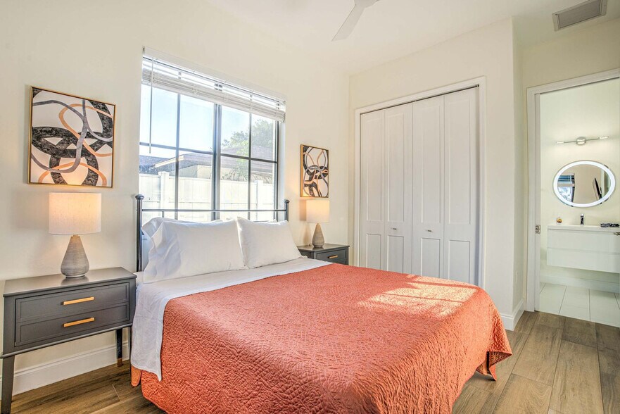 Building Photo - 685 107th Ave N