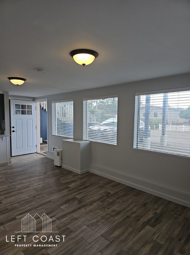 Building Photo - 2322 NW Inlet Ave