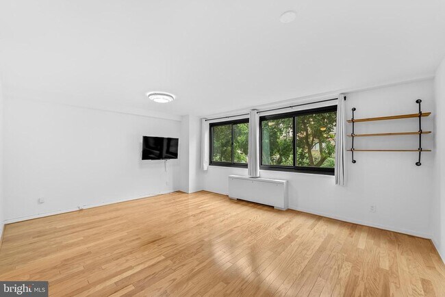 Building Photo - 1601 18th St NW