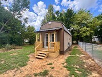 Building Photo - 1 Bedroom/1 Bathroom Tiny Home in Southside