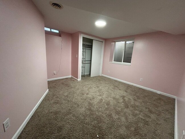 Building Photo - 4 Bed 2 Bath Home In Andover!