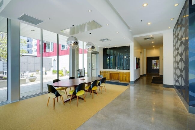 Building Photo - 901 S 2nd St