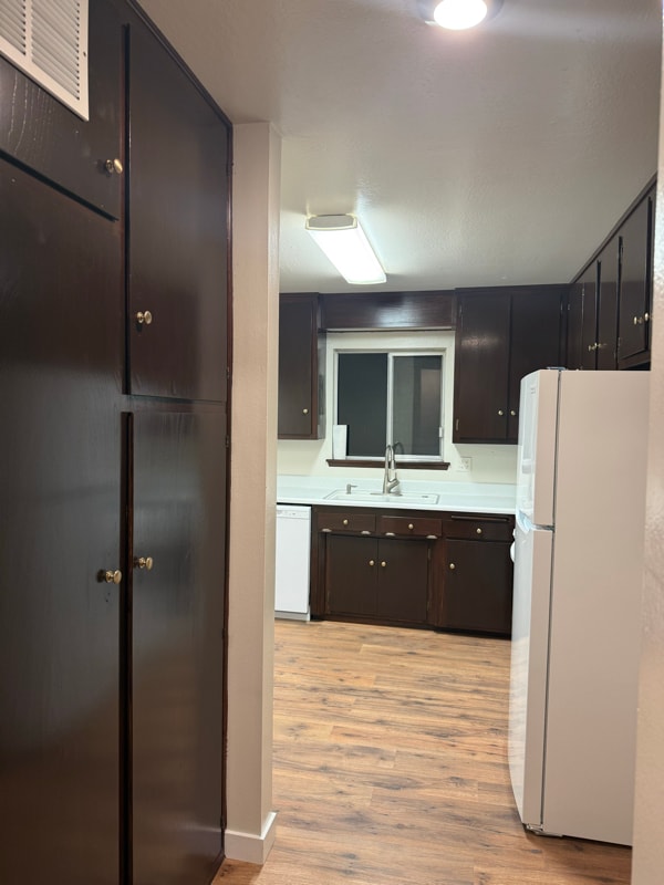 Building Photo - 319 Jullien Dr