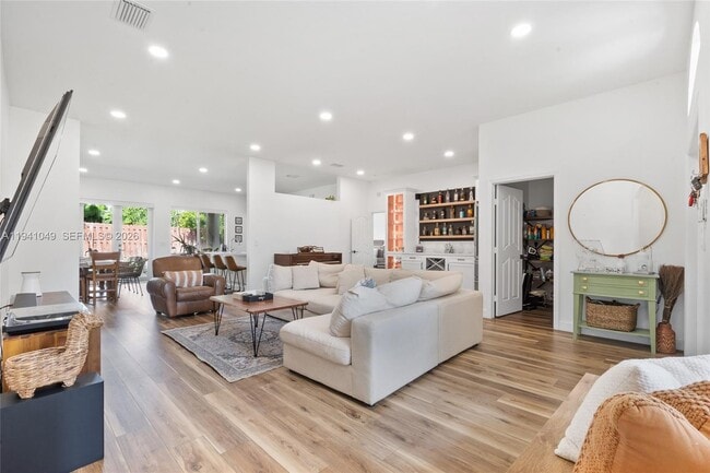 Building Photo - 2630 Dunwoodie Pl